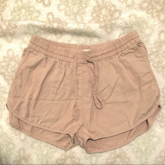 (3 FOR $15) H&M Flowy Shorts - Picture 2 of 3